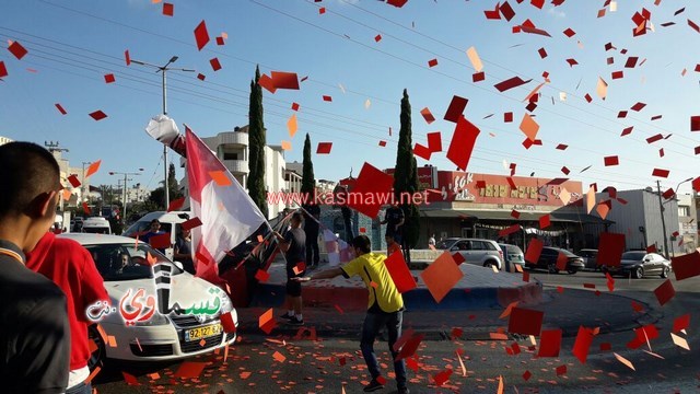 فيديو : الالترس القسماوي يحتفل في دوار الأقصى ومقهى جاري بفوز نادي الوحدة وتأهله الى نهائي الاختبارات 